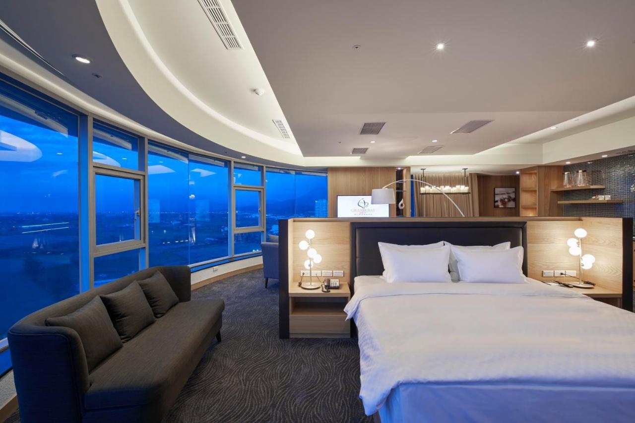 Grand Bay Resort Hotel Heng-ch'un Buitenkant foto A suite at the hotel