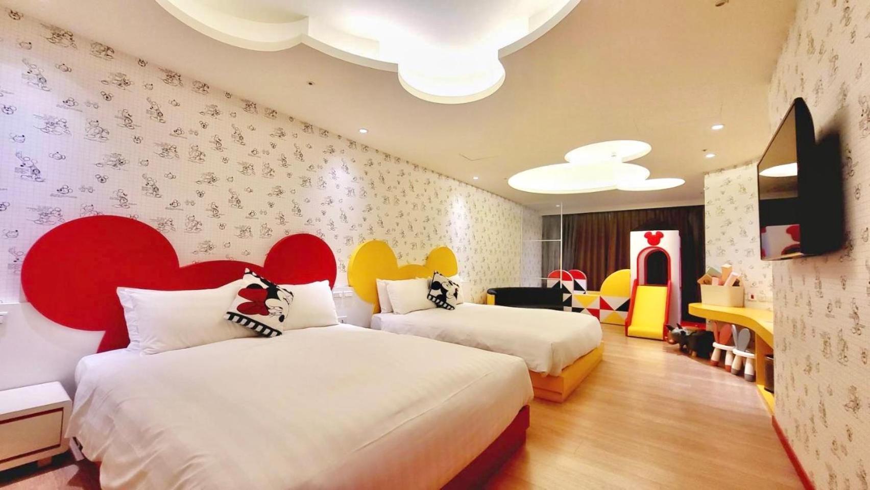 Grand Bay Resort Hotel Heng-ch'un Buitenkant foto Hello Kitty themed hotel room