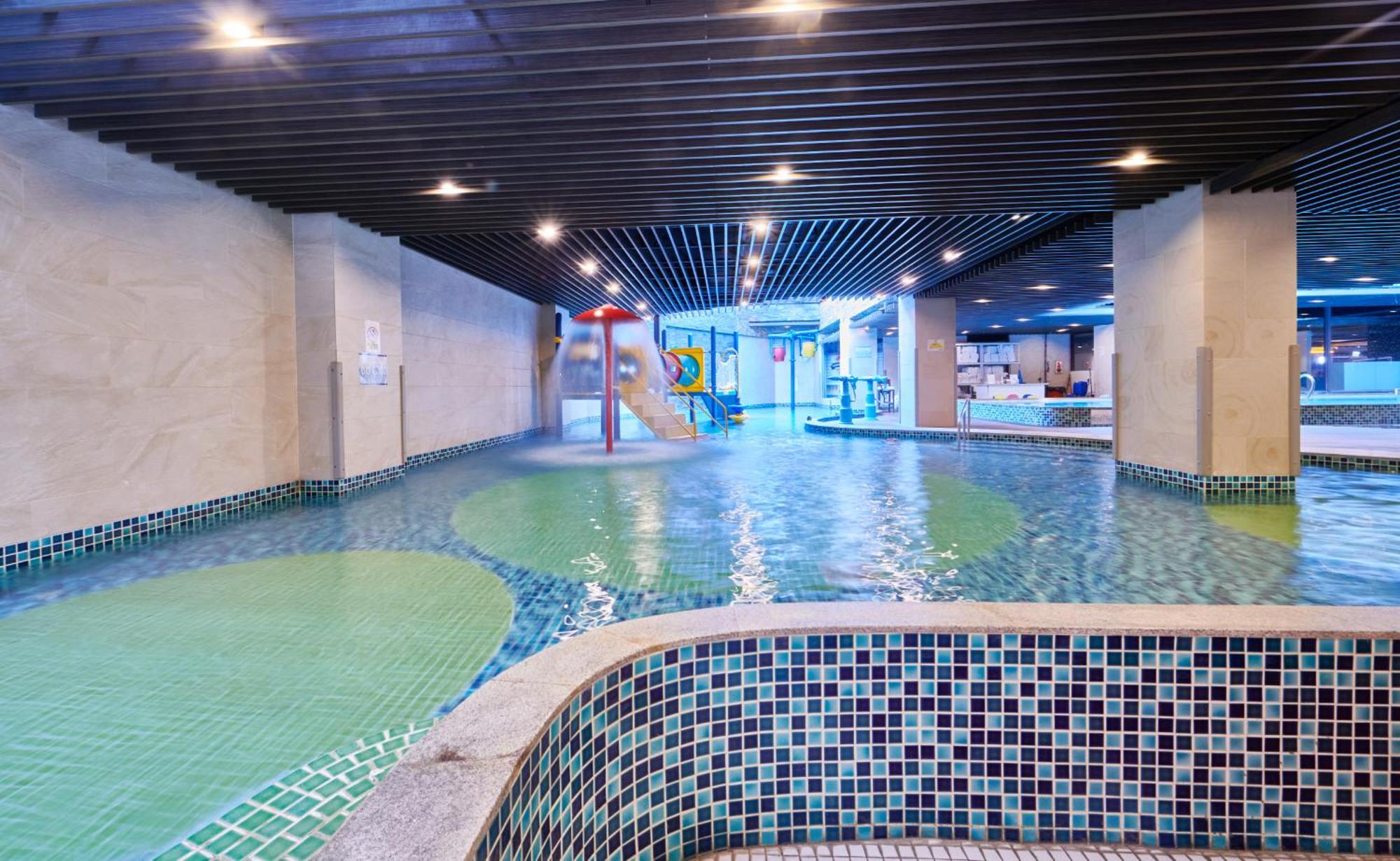 Grand Bay Resort Hotel Heng-ch'un Buitenkant foto Swimming pool