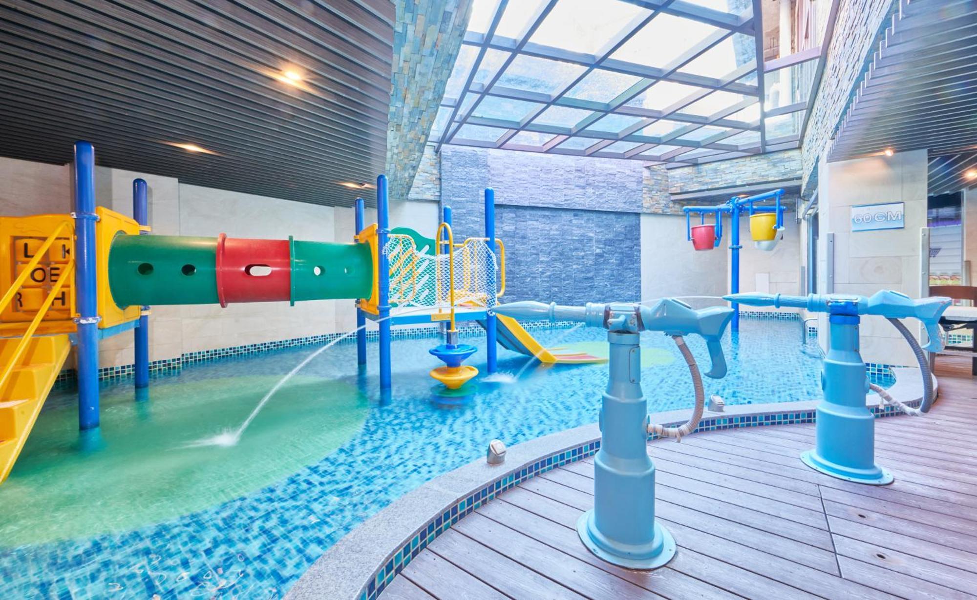 Grand Bay Resort Hotel Heng-ch'un Buitenkant foto The children's pool
