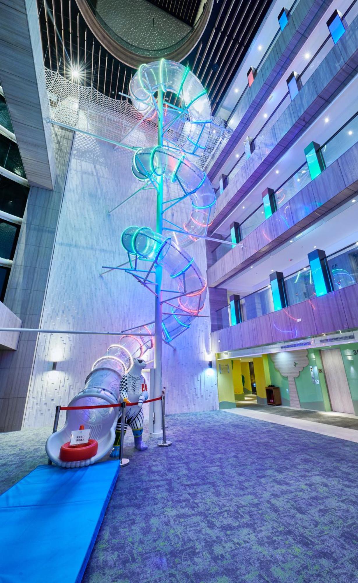 Grand Bay Resort Hotel Heng-ch'un Buitenkant foto The Helix, the main staircase at the National University of Ireland, Galway